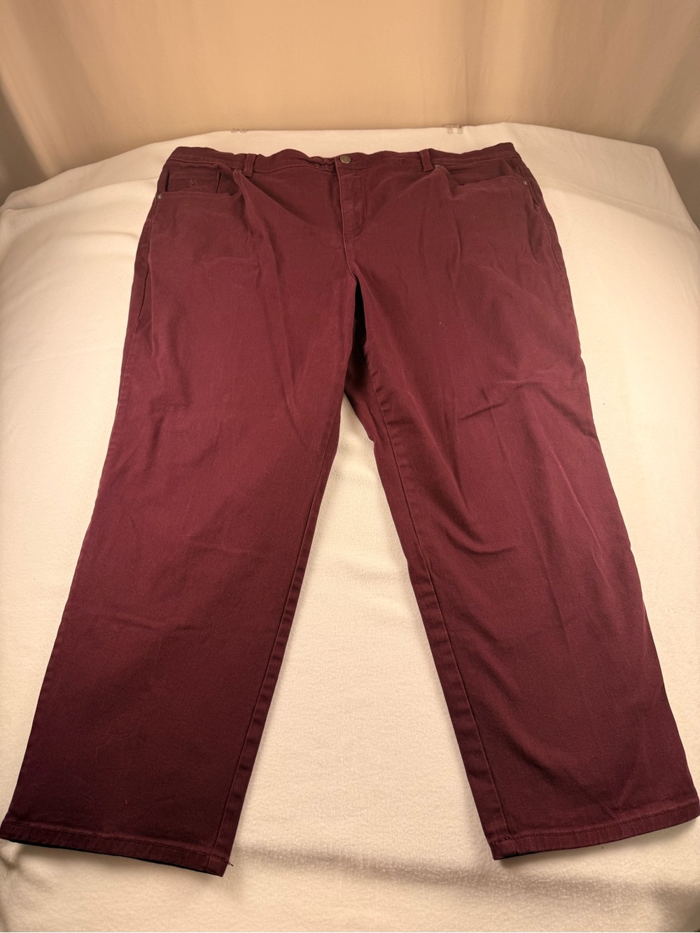 Gloria Vanderbilt Burgundy Jeans - Classic Straight Fit 326